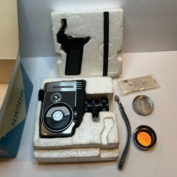 1960’s Yashica U-Matic 8mm Movie Film Camera  with box - Picture 7 of 11